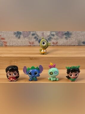 Disney Doorables LILO & STITCH SERIES 4 SET OF 5 RARE PLEAKLEY